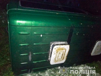 На об’їзній під Чернівцями перекинувся мікроавтобус, постраждала 8-річна дівчинка