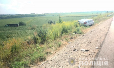 На Буковині два «Мерседеси» злетіли в кювет: травмовані четверо осіб - фото