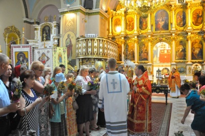 Освячують мед і зілля: як у Чернівцях святкують Маковея - фото