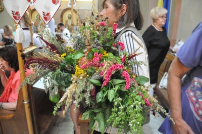 Освячують мед і зілля: як у Чернівцях святкують Маковея - фото