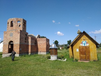 У селі на Буковині громада будує нову церкву: просять небайдужих допомогти