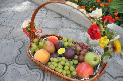 Як у Чернівцях святкували Яблучного Спаса - фото