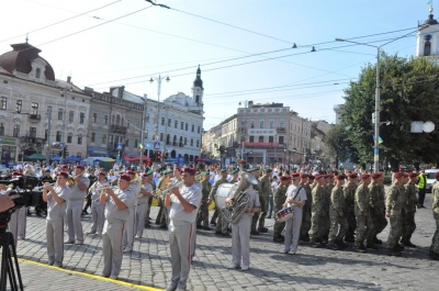 Як у Чернівцях відзначили День прапора – фото