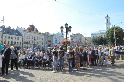 Як у Чернівцях відзначили День прапора – фото