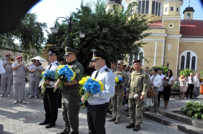 У Чернівцях відзначають День Незалежності України - фото