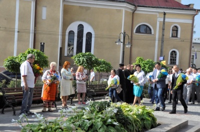 У Чернівцях відзначають День Незалежності України - фото