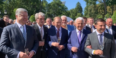 П’ять президентів: на урочистий прийом з нагоди Дня Незалежності прийшов Порошенко