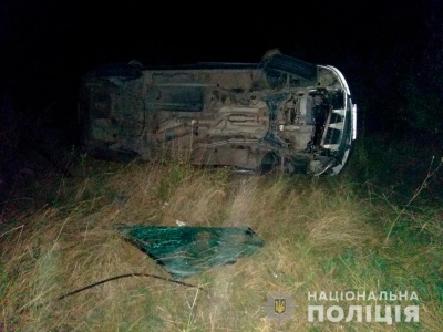 На Буковині перекинувся мінівен з п’яним водієм: двоє пасажирів травмовані