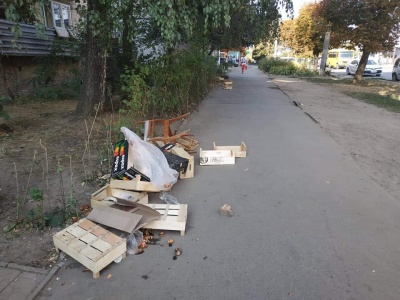 Обшанський розігнав «стихійників» на вулиці Комарова біля ринку «Нива»