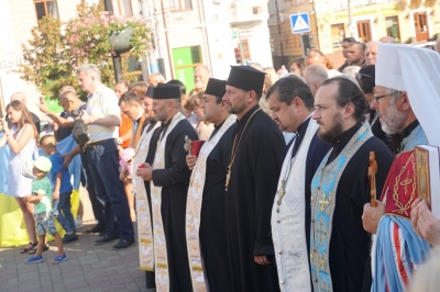 У Чернівцях відбувся спільний молебень за загиблими героями – фото