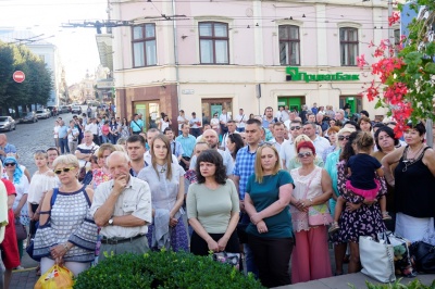 У Чернівцях відбувся спільний молебень за загиблими героями – фото