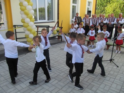 На Буковині відкрили новий корпус дитсадка, який будували шість років