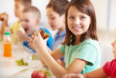 Скандал із харчуванням: стало відомо, в яких школах Чернівців діти залишилися без обідів