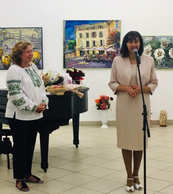 Яскрава виставка Марини Рибачук відкрилася у «Вернісажі»