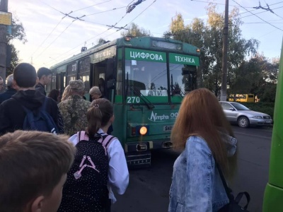 У Чернівцях почали курсувати два тролейбуси для дітей