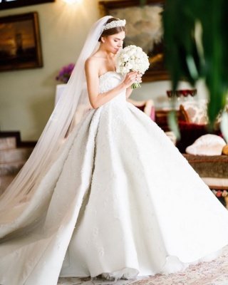 Співачка Ассоль вийшла заміж у сукні вагою понад 20 кг