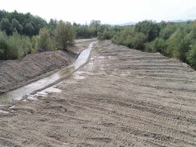 На Буковині укріплюють берег річки Сіретель, що був пошкоджений повінню – фото