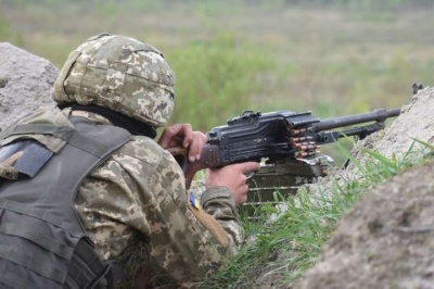 Під час обстрілів на Донбасі двоє бійців дістали поранення