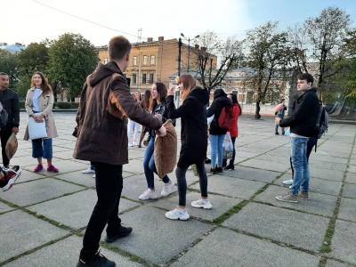 Масштабний бій подушками: у Чернівцях вирішили побити незвичний рекорд – фото