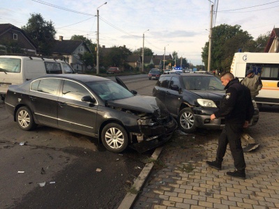 ДТП на вулиці Винниченка: постраждала одна людина – фото