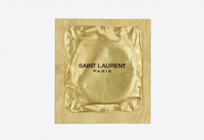 «У золотій упаковці»: Saint Laurent буде випускати презервативи