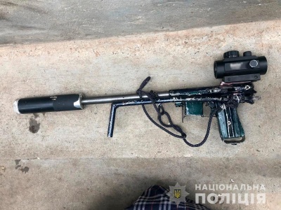 Вилучили два гранатомети: на Буковині затримали злочинну групу, яка продавала важкі наркотики і зброю