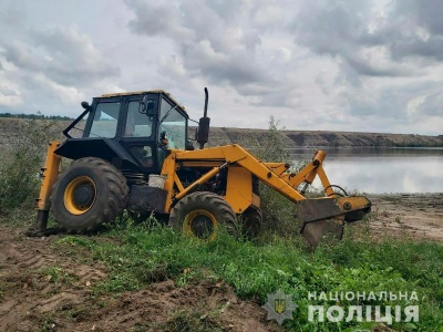 Смертельна ДТП на Буковині: водій екскаватора здійснив наїзд на напарника