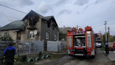 Намагався врятувати будинок: на Буковині під час пожежі травмувався чоловік