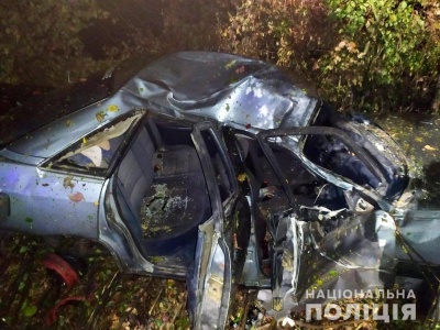 ДТП на Буковині: водій не впорався з кермуванням та заїхав в кювет