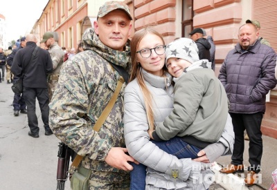 Поліцейські з Буковини відправилися на службу в зону ООС - фото