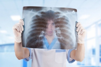 Запалення легень: що таке пневмонія та чим вона небезпечна для дорослих і дітей