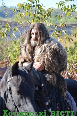 «Абсолютно брехлива історія»: у Хотинській фортеці знімали пригодницький серіал про козаків
