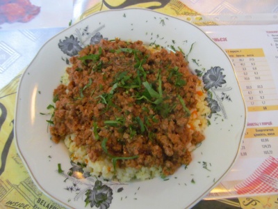Курка по-італійськи і рагу з карі: у Чернівцях презентували новий формат гарячого харчування для школярів