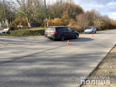 На Буковині внаслідок зіткнення двох легковиків травмувався чоловік – фото