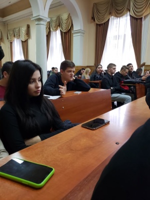 «Політичне розчарування буде неминучим»: екс-віце-спікерка Ради у Чернівцях зустрілась зі студентами