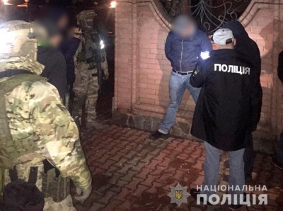 У Чернівцях поліція затримала групу фальшивомонетників – фото