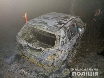 Авто врізалось у дерево і згоріло разом з водієм: деталі моторошної ДТП на Буковині