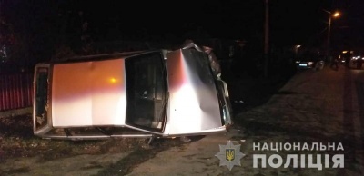 На Буковині бус із п’яним водієм перекинувся на трьох пішоходів, одна людина загинула