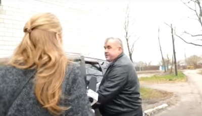 Сільський голова наїхав на журналістів автомобілем і протягнув їх сотню метрів