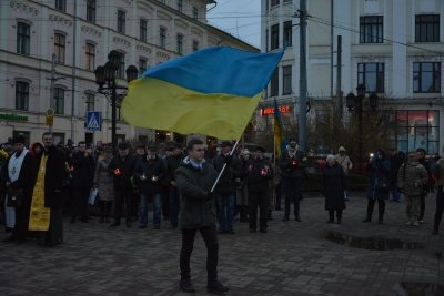 День Гідності та Свободи: як у Чернівцях вшанували загиблих Героїв - фото