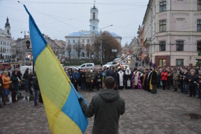 День Гідності та Свободи: як у Чернівцях вшанували загиблих Героїв - фото