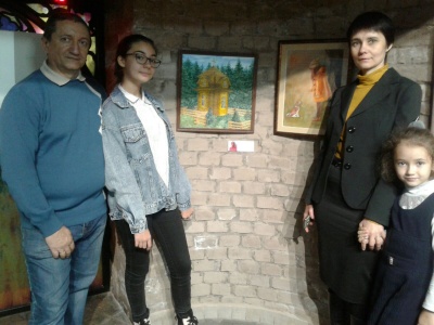 Батьки малювали разом з дітьми: у Чернівцях відкрилася унікальна виставка 