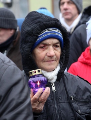 Варили суп з кори та молилися: у Чернівцях вшанували пам’ять жертв Голодомору - фото
