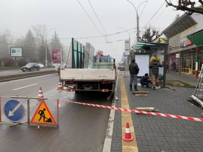 У Чернівцях на проспекті Незалежності встановлять сучасні зупинки