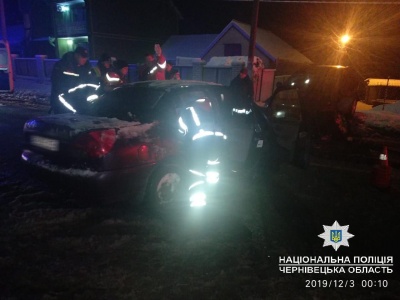 Смертельна ДТП на Буковині: водій помер у лікарні після лобового зіткнення