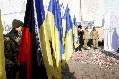 У центрі Чернівців до Дня ЗСУ відкрили Дзвін пам’яті – фото