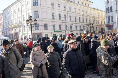 У центрі Чернівців до Дня ЗСУ відкрили Дзвін пам’яті – фото