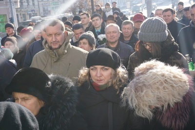 У центрі Чернівців до Дня ЗСУ відкрили Дзвін пам’яті – фото