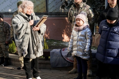 У центрі Чернівців до Дня ЗСУ відкрили Дзвін пам’яті – фото