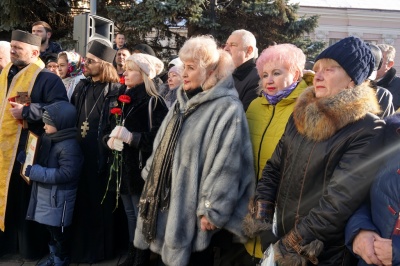 У центрі Чернівців до Дня ЗСУ відкрили Дзвін пам’яті – фото